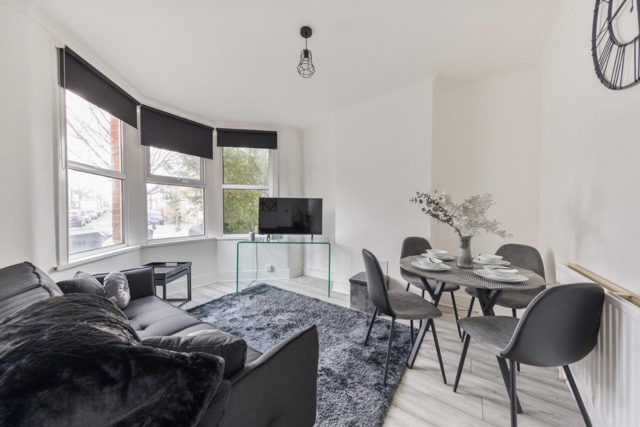 Beautifully Modern 2-bed W/garden Apartamento *