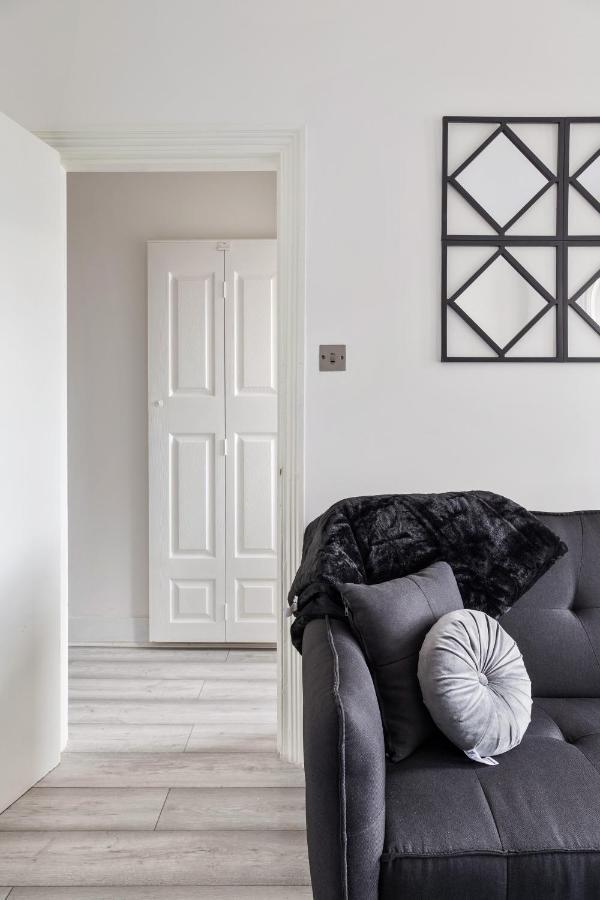 Beautifully Modern 2-bed W/garden Apartamento *