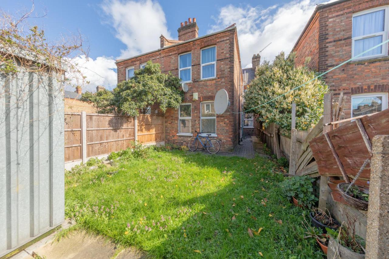 Beautifully Modern 2-bed W/garden Londres